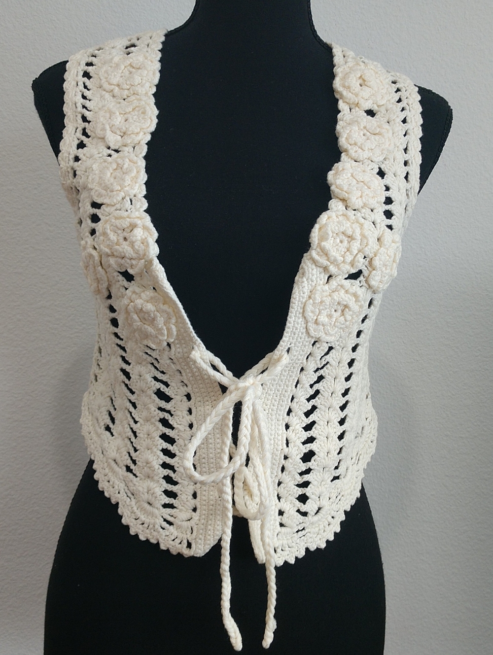 Boston Proper Cream Crochet Openwork Vest